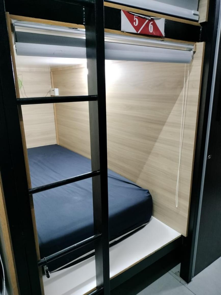 מלון טאנה ראטה Bricks Backpackers Sleepbox מראה חיצוני תמונה