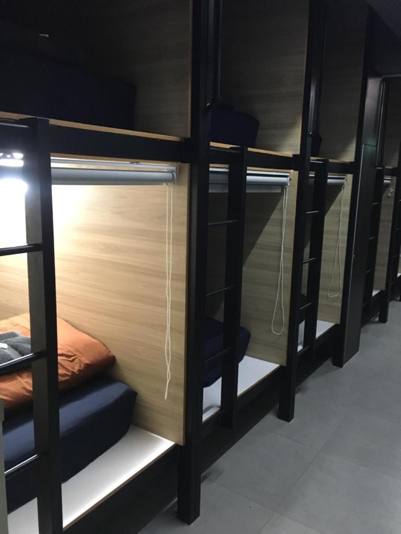 מלון טאנה ראטה Bricks Backpackers Sleepbox מראה חיצוני תמונה